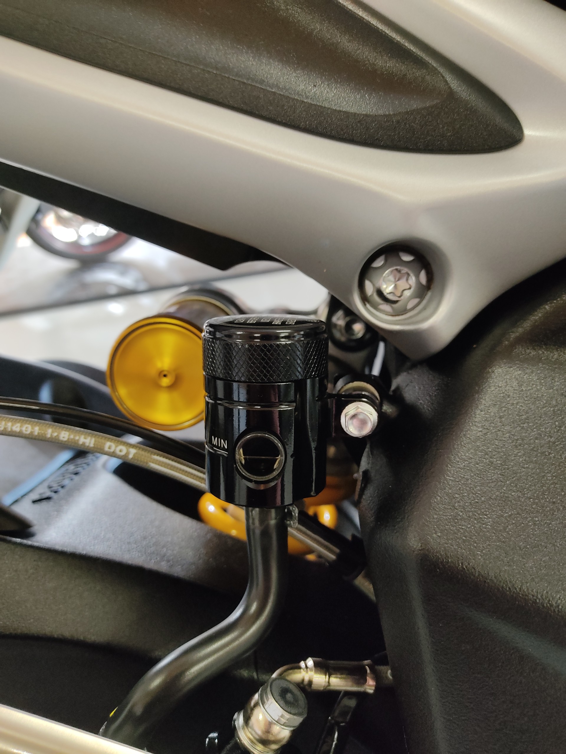 TRIUMPH Street Triple RS 765 ABS-image-9