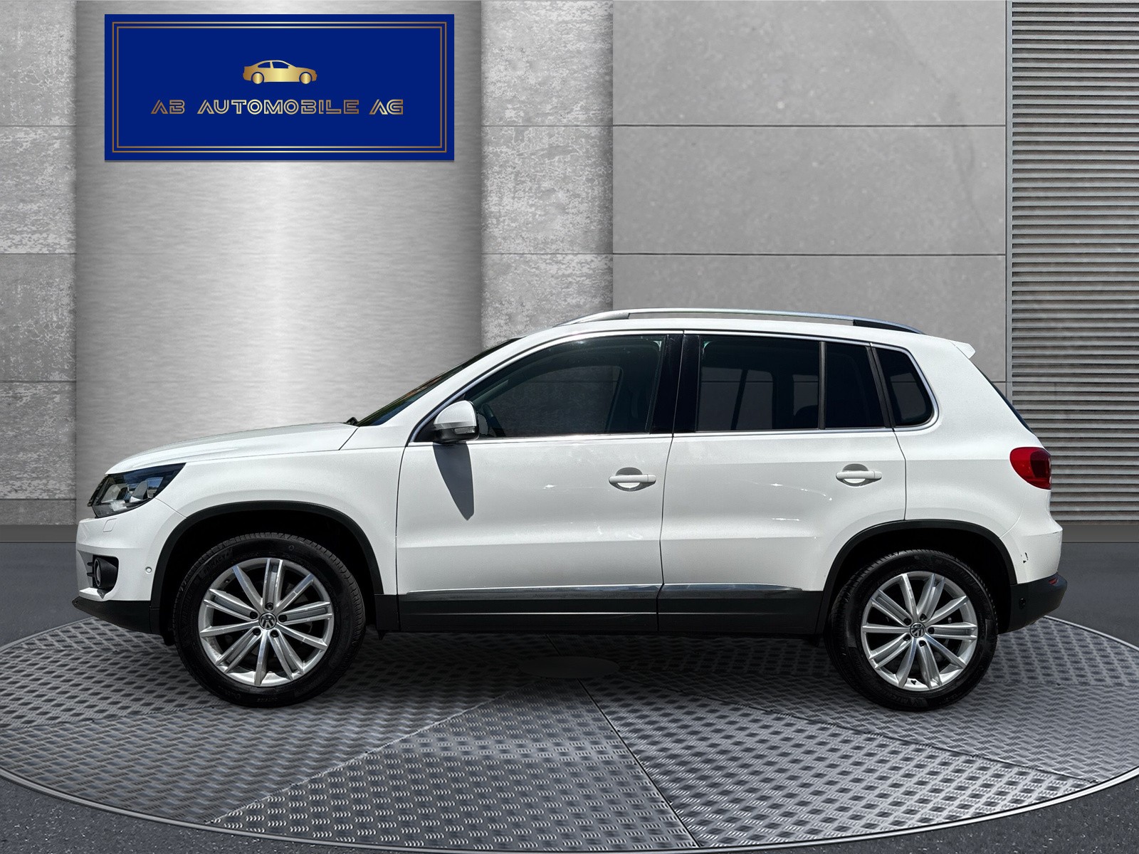 VW Tiguan 2.0 TSI Sport&Style 4Motion DSG-image-3