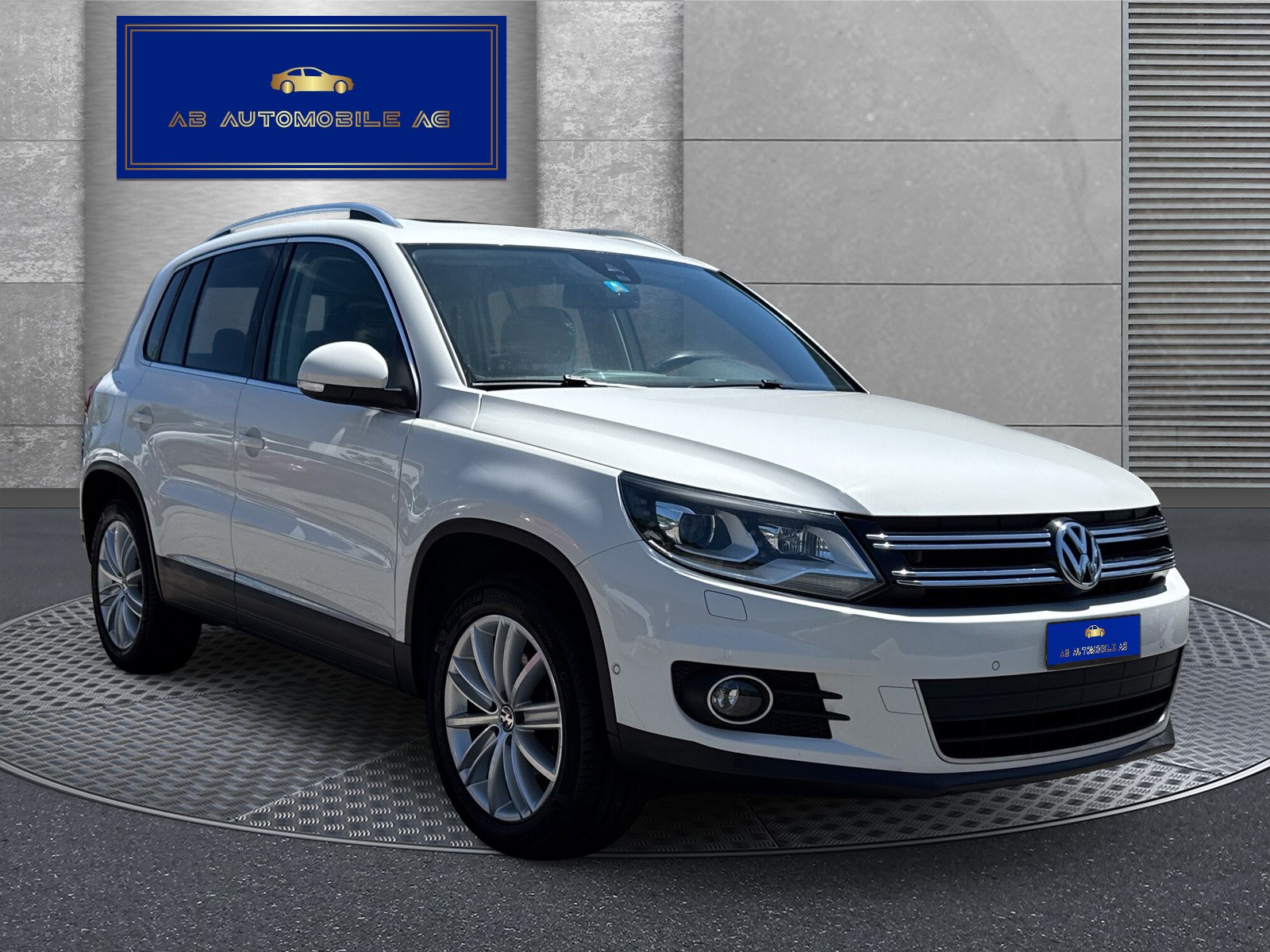 VW Tiguan 2.0 TSI Sport&Style 4Motion DSG-image-2