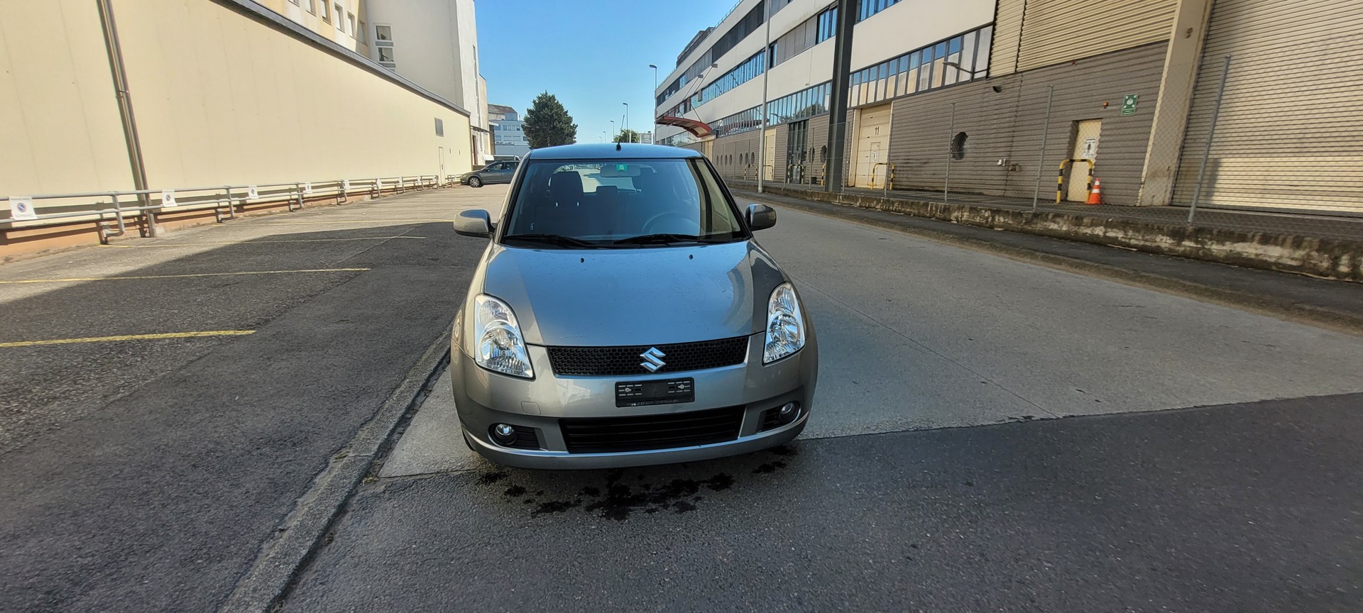 SUZUKI Swift 1.3i 16V GL Top-image-1