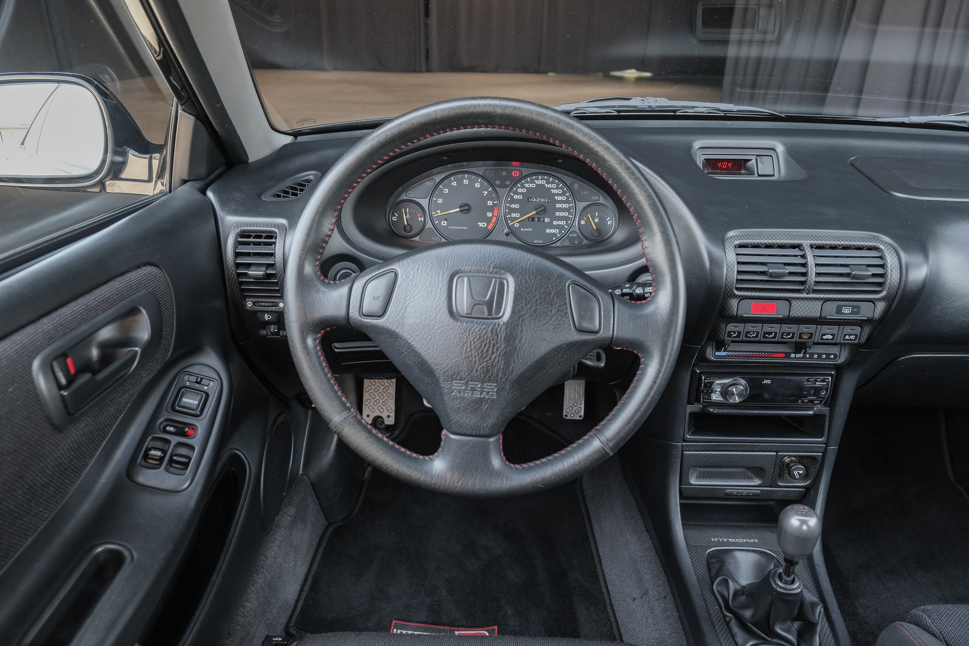 HONDA Integra Type-R 1.8 VTEC-image-15