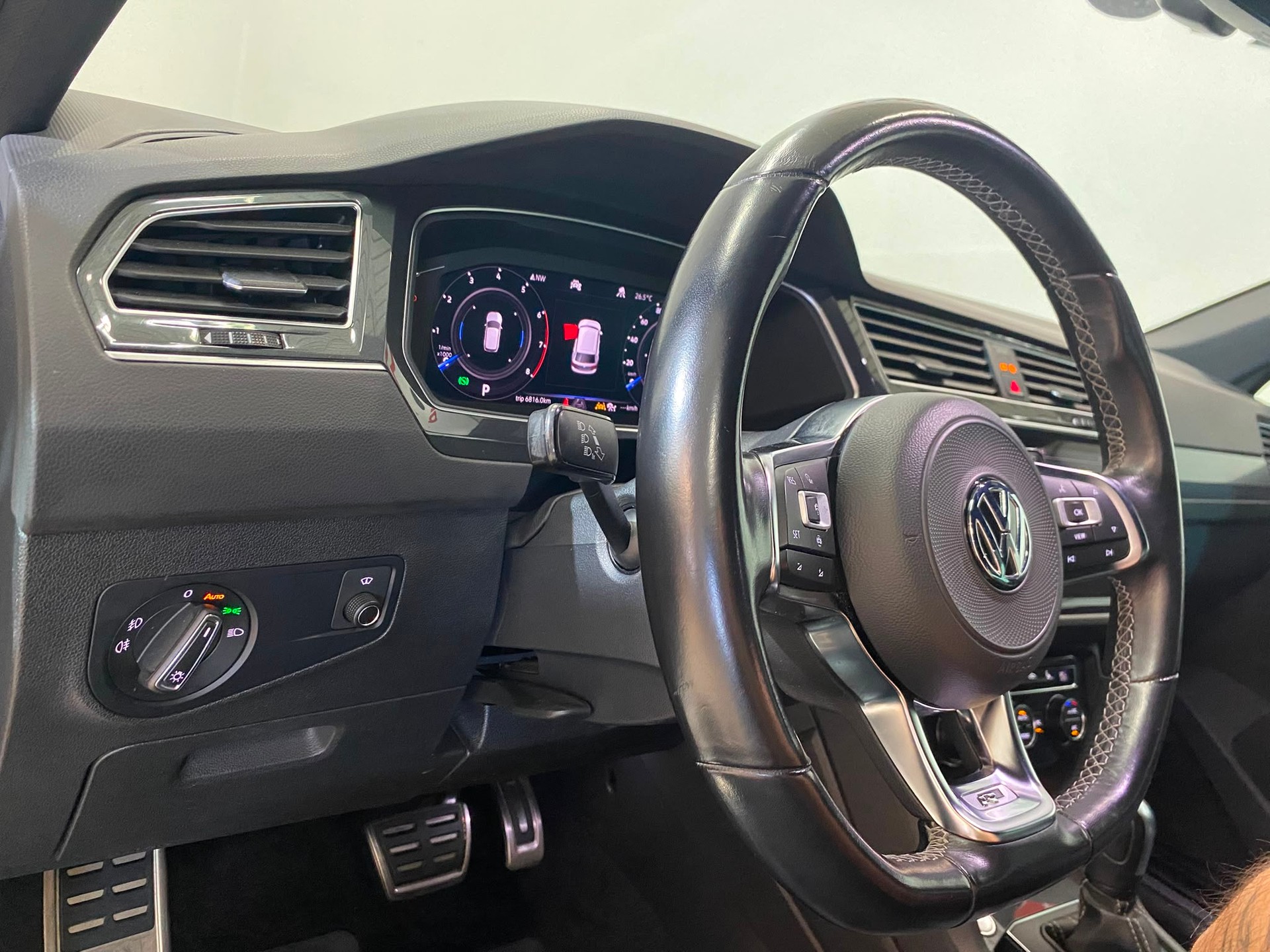 VW Tiguan 2.0TSI R-Line Highline 4Motion DSG-image-6