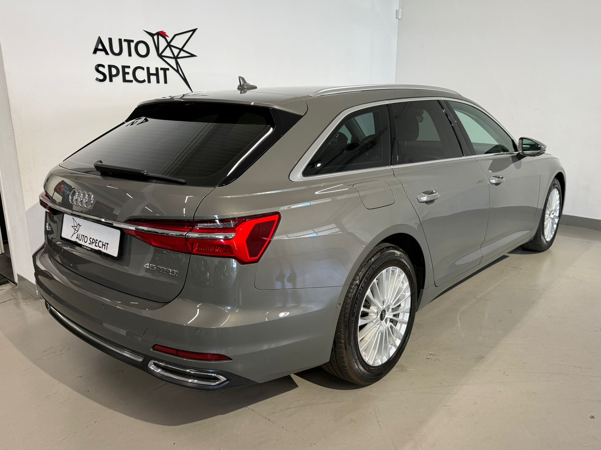 AUDI A6 Avant 45 TFSI Design S-tronic-showroom-element-3