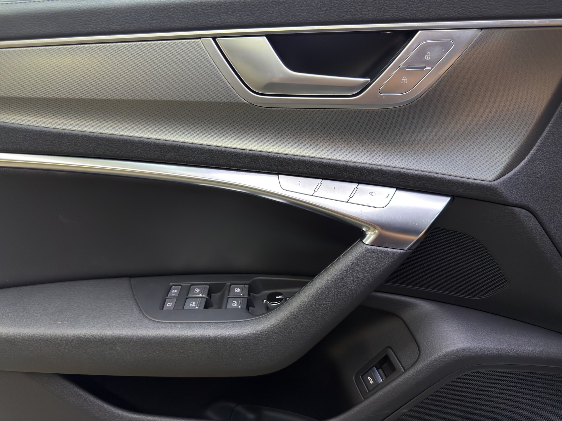 AUDI A6 Avant 45 TFSI Design S-tronic-image-31