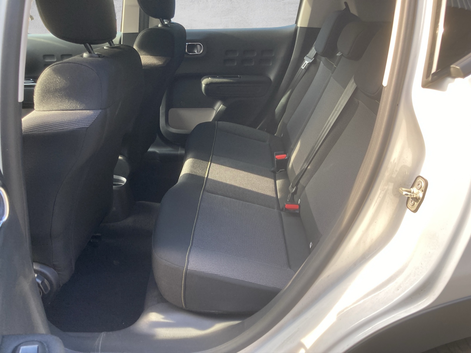 CITROEN C3 1.2i PureTech Swiss Edition EAT6-image-7
