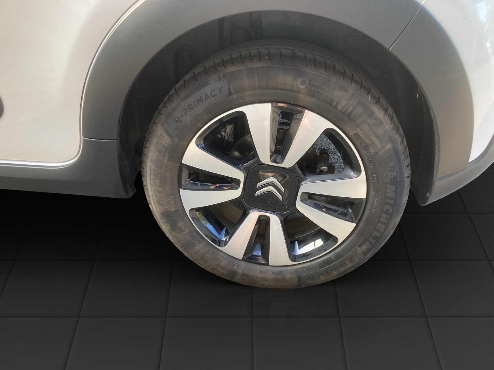 CITROEN C3 1.2i PureTech Swiss Edition EAT6-image-9