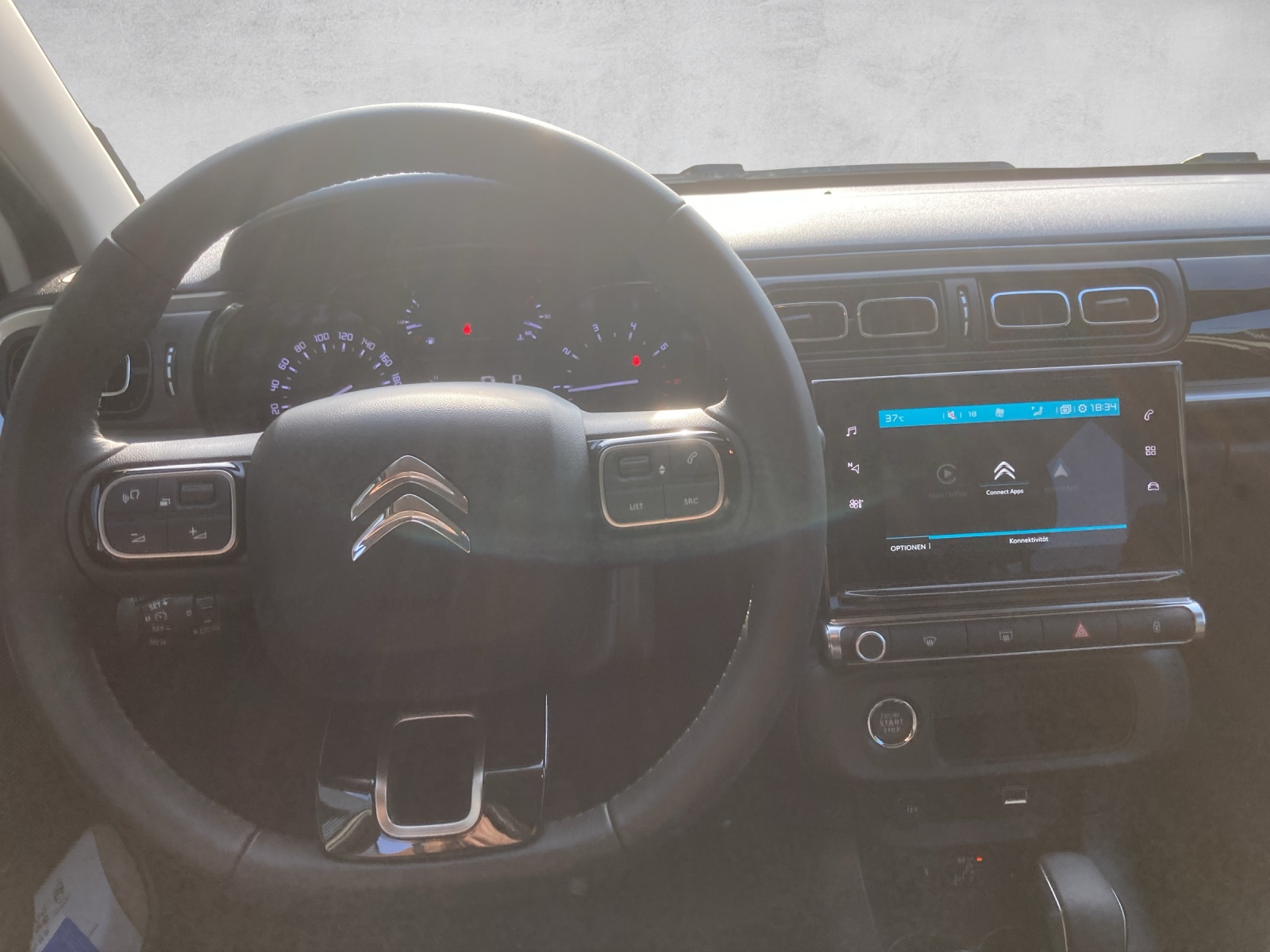 CITROEN C3 1.2i PureTech Swiss Edition EAT6-image-4