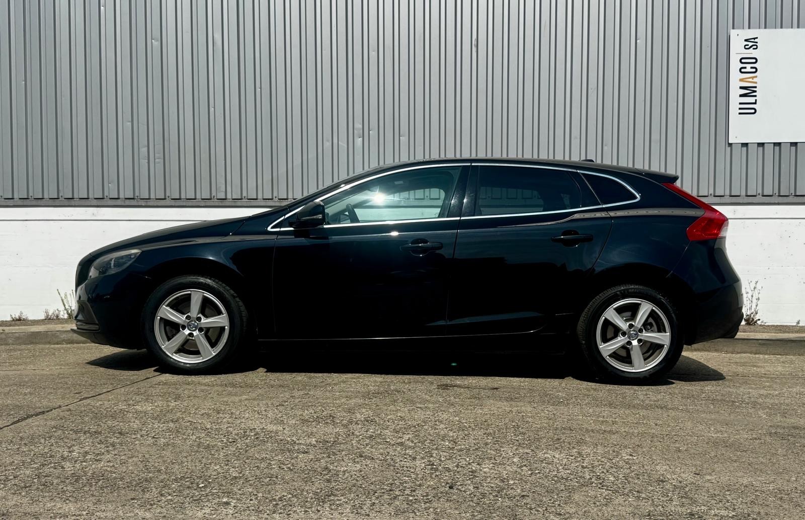 VOLVO V40 T2 Momentum-showroom-element-1
