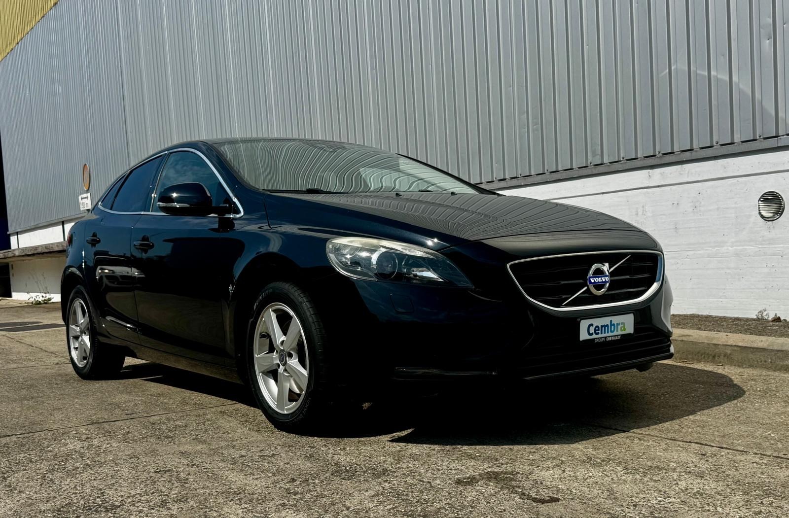 VOLVO V40 T2 Momentum-showroom-element-3