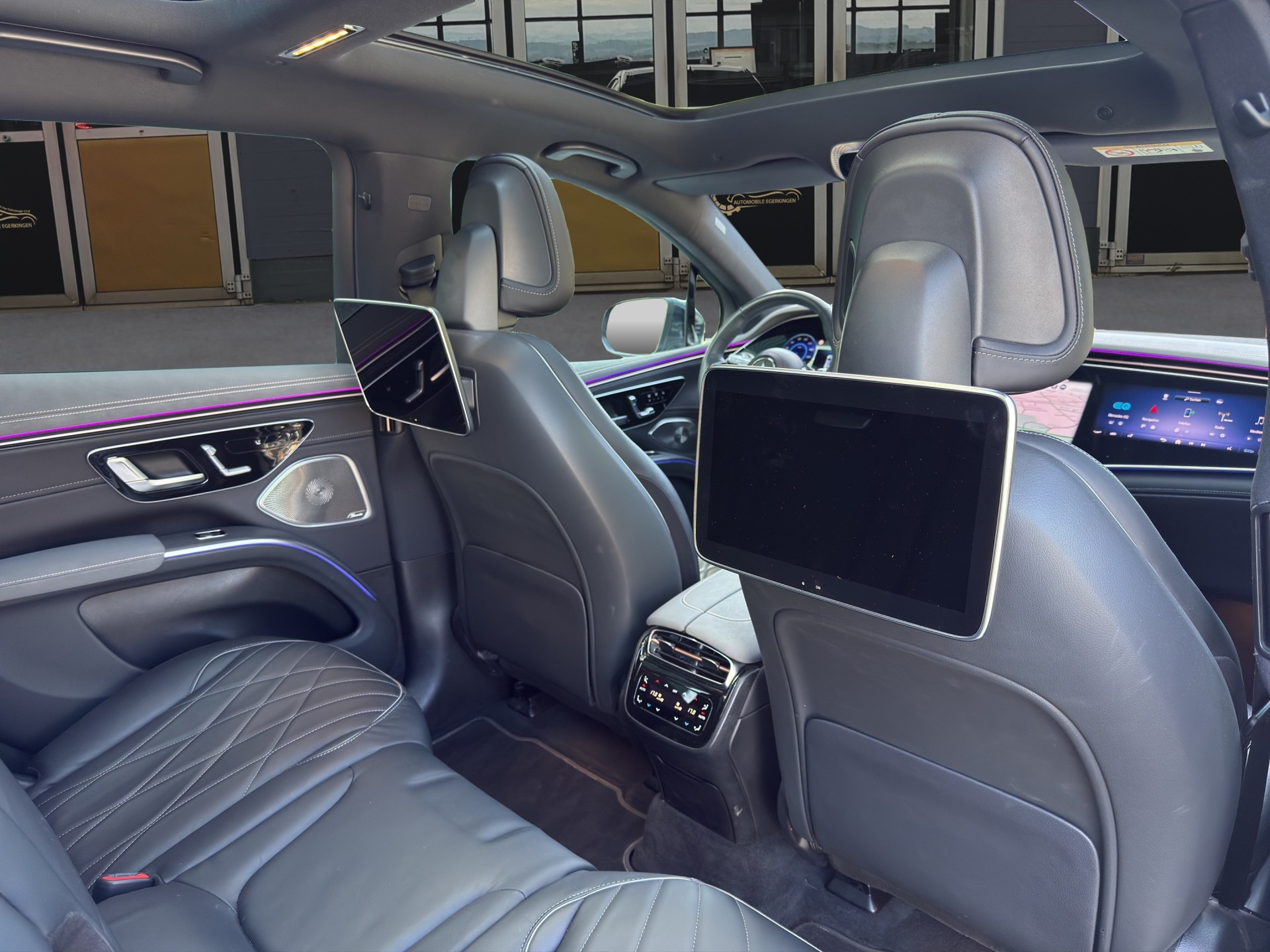 MERCEDES-BENZ EQS 580 Executive Edition AMG Line 4matic-image-14