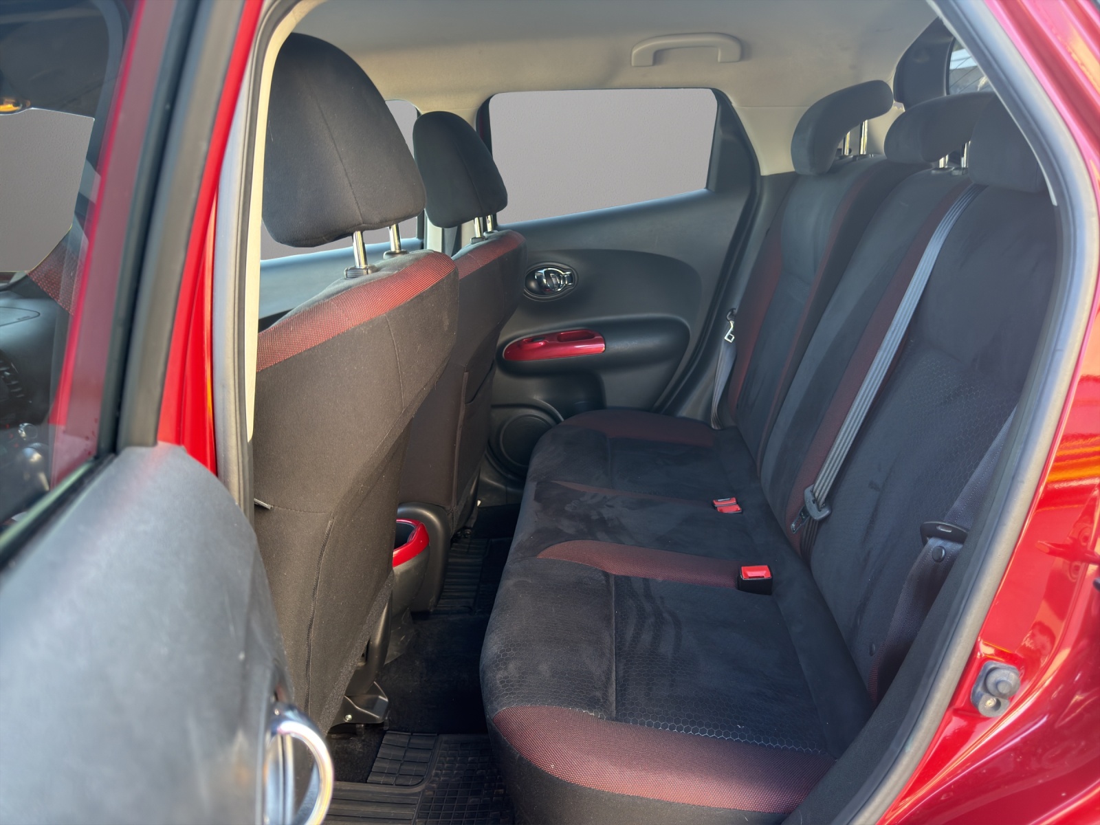 NISSAN Juke 1.6 DIG-T tekna 4x4 Xtronic M-CVT-image-12