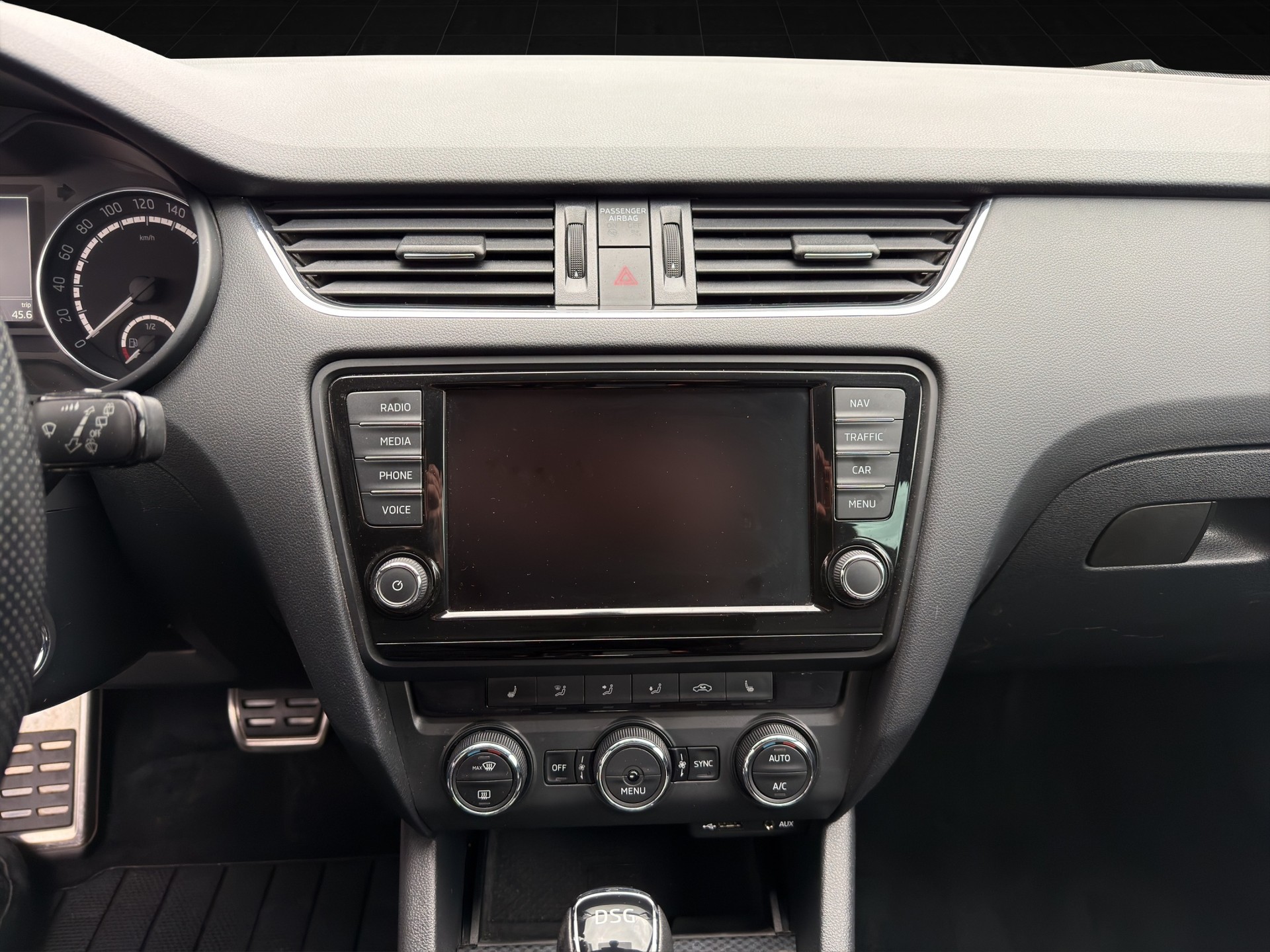 VW Golf 2.0 TSI GTI DSG-image-14