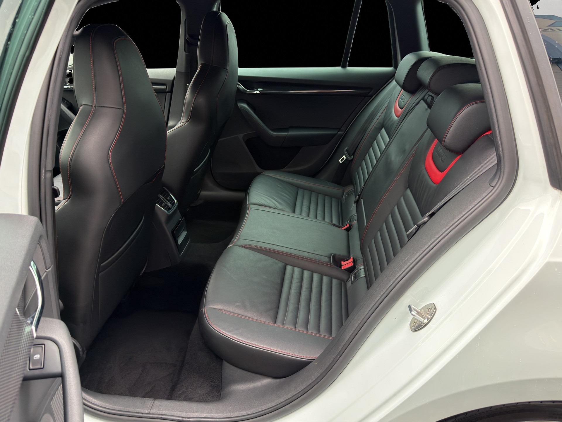 VW Golf 2.0 TSI GTI DSG-image-8