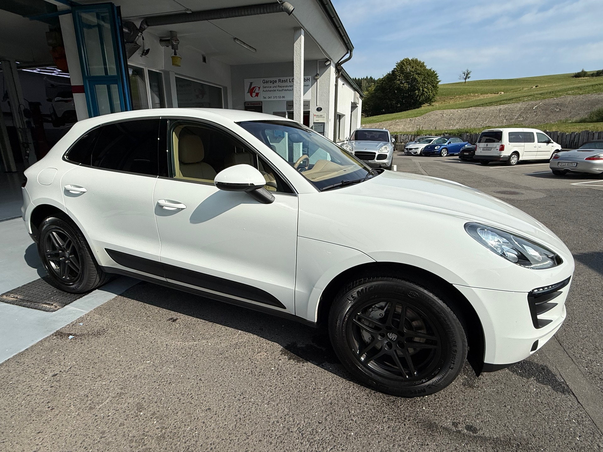 PORSCHE Macan S Diesel PDK-showroom-element-3