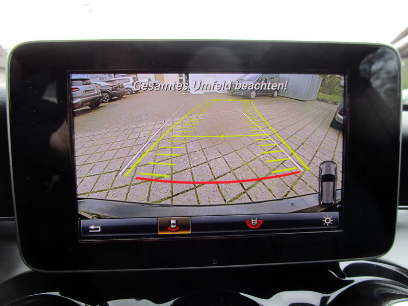 MERCEDES-BENZ C 400 Avantgarde 4Matic 7G-Tronic-image-17