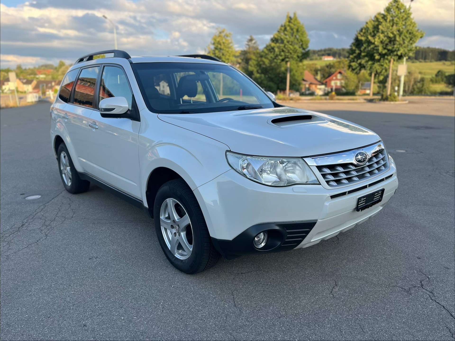 SUBARU Erste Hand Diesel mit Leder Sitz Jg.2013