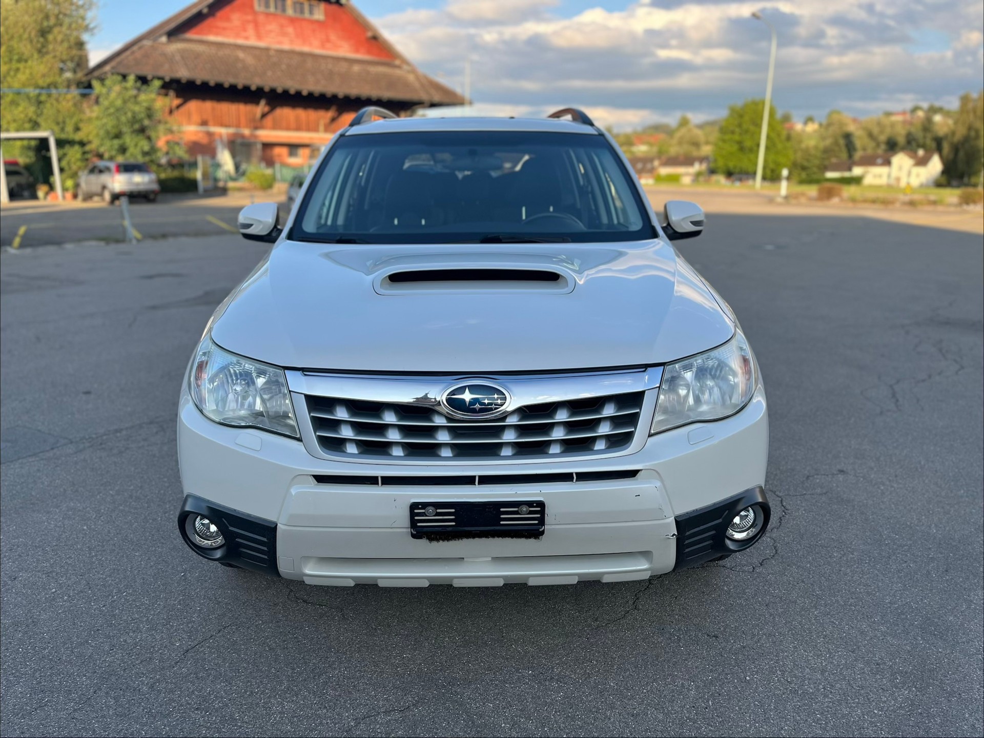 SUBARU Erste Hand Diesel mit Leder Sitz Jg.2013-image-1