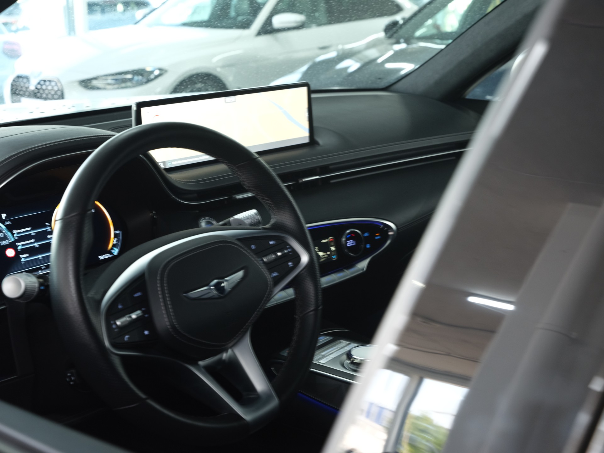 GENESIS GV70 2.2 CRDI Luxury AT8 AWD *Panorama* *360 Kamera* *Vollausstattung*-image-14