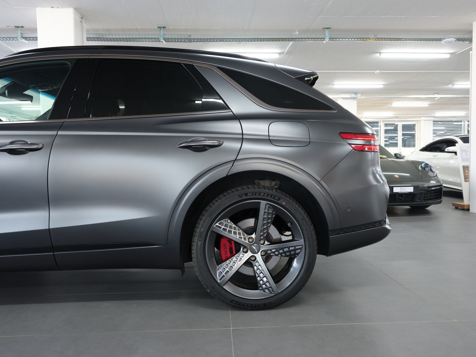 GENESIS GV70 2.2 CRDI Luxury AT8 AWD *Panorama* *360 Kamera* *Vollausstattung*-image-11