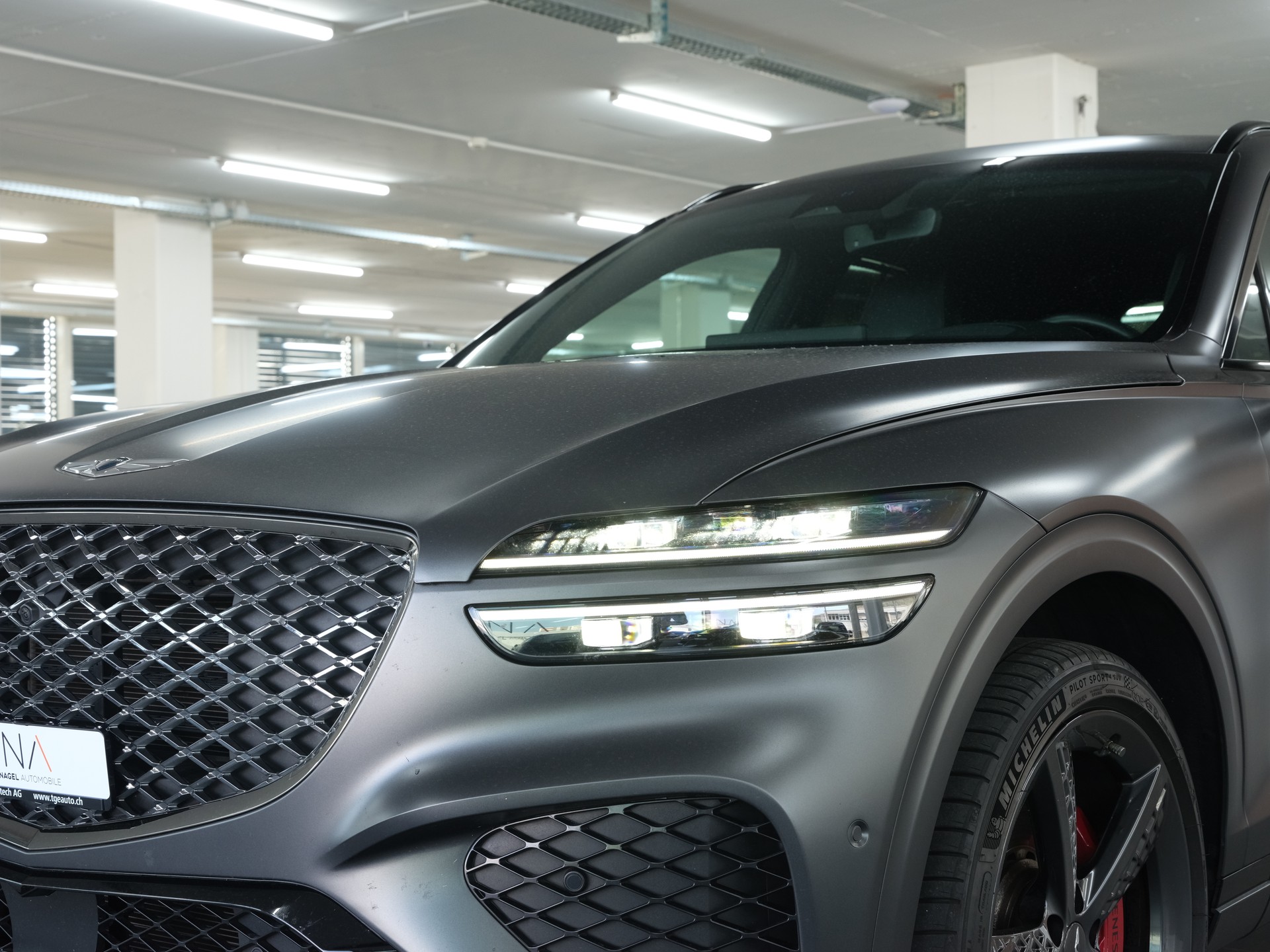 GENESIS GV70 2.2 CRDI Luxury AT8 AWD *Panorama* *360 Kamera* *Vollausstattung*-image-9