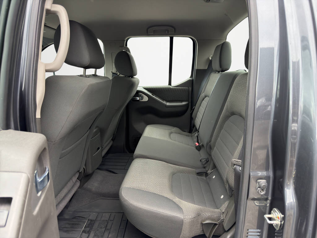 NISSAN Navara 2.5 dCi Double Cab SE-image-12