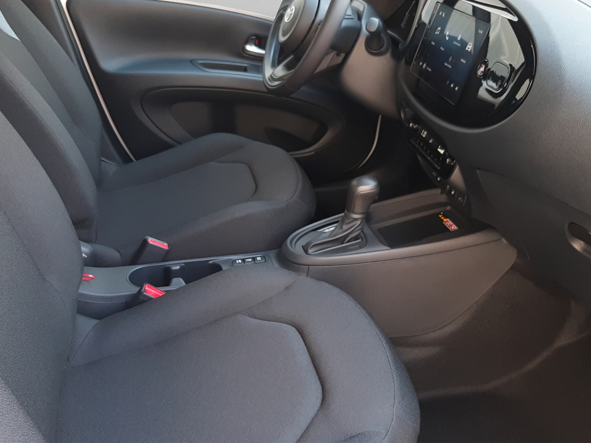 TOYOTA Aygo X 1.5 VVT-i HSD Comfort-image-15