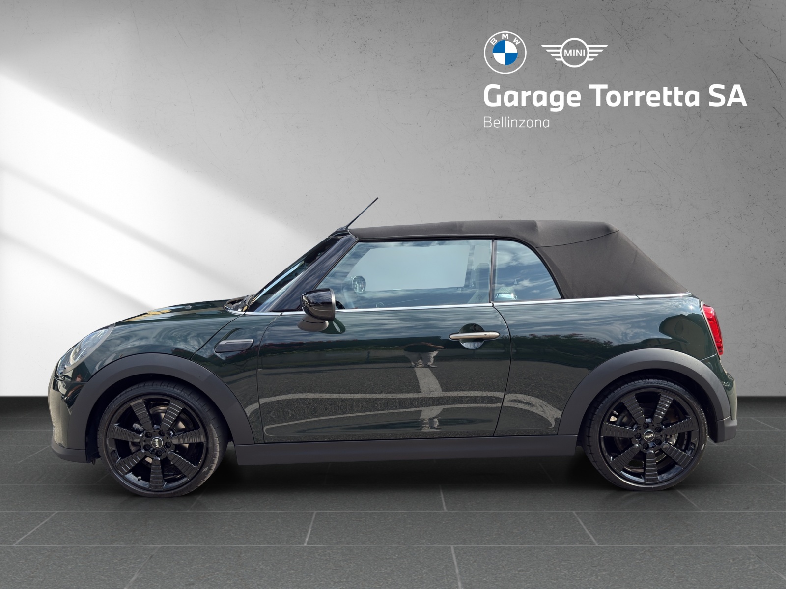 MINI Cooper Cabriolet Resolute Edition DKG-showroom-element-1