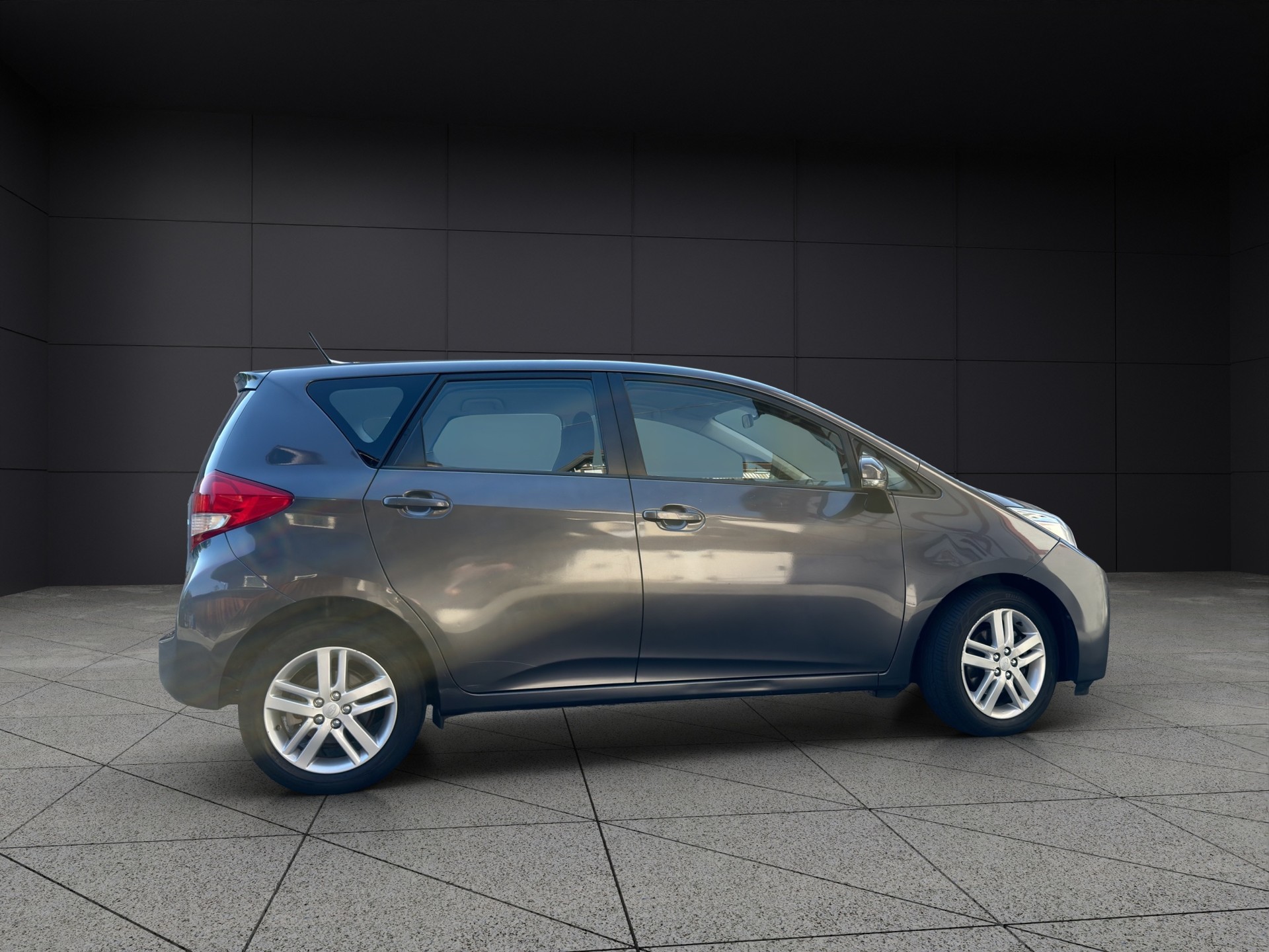 SUBARU Trezia 1.4D Swiss Automatic-image-12