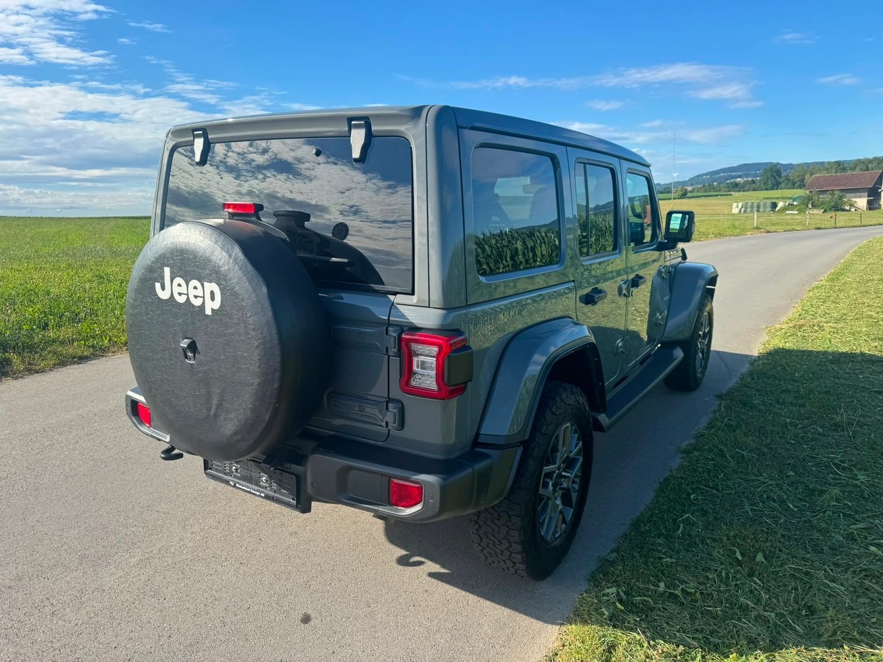 JEEP Wrangler 2.0 PHEV Unlimited Rubicon Automatic Soft Top Sky One Touch-image-3