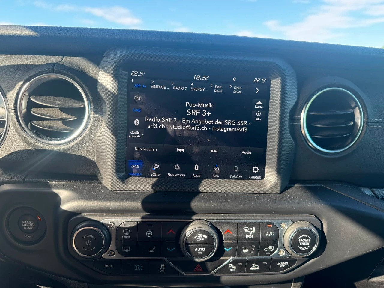 JEEP Wrangler 2.0 PHEV Unlimited Rubicon Automatic Soft Top Sky One Touch-image-11