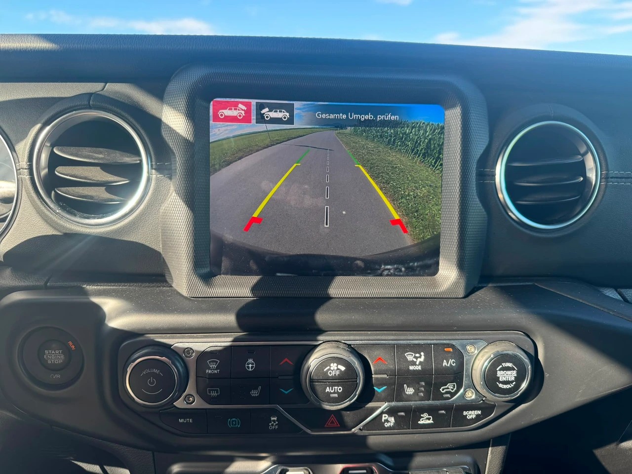 JEEP Wrangler 2.0 PHEV Unlimited Rubicon Automatic Soft Top Sky One Touch-image-10