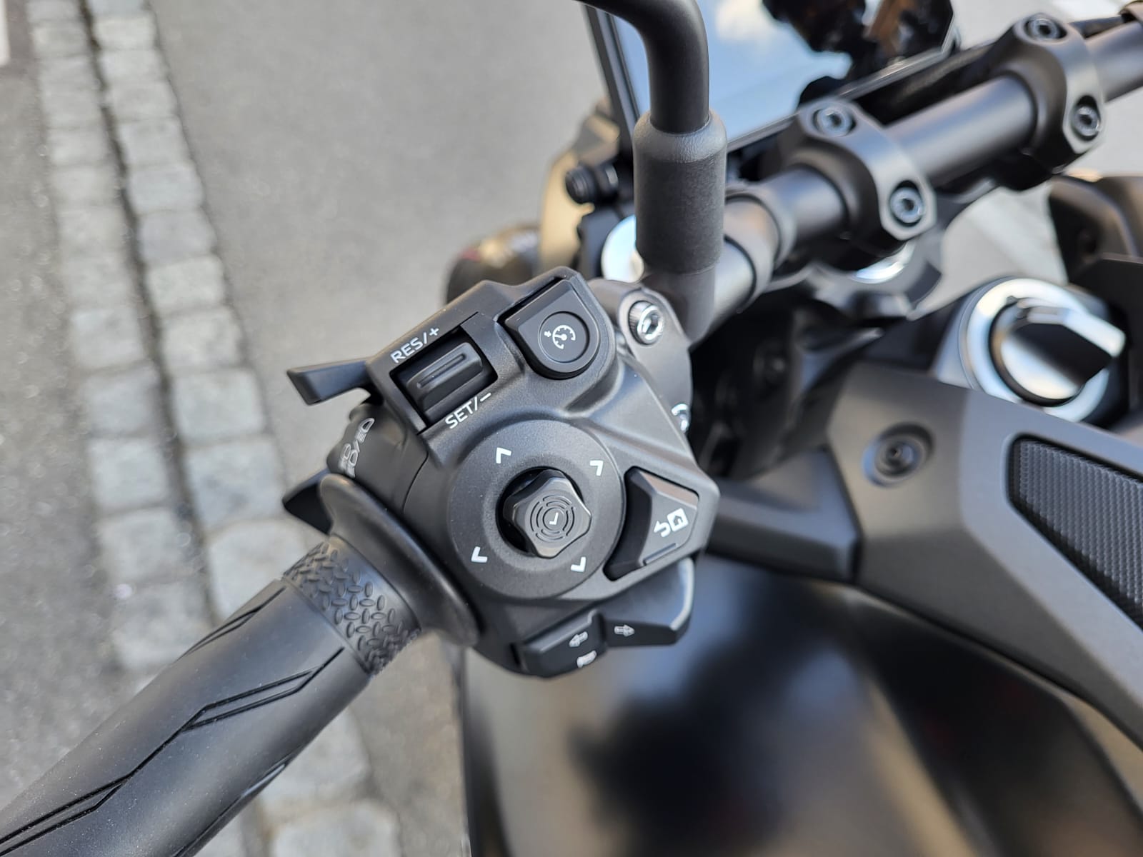YAMAHA MT-09 Y-AMT-image-9