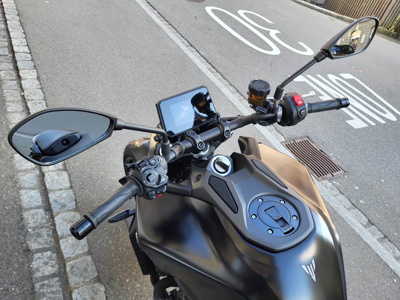 YAMAHA MT-09 Y-AMT-image-6