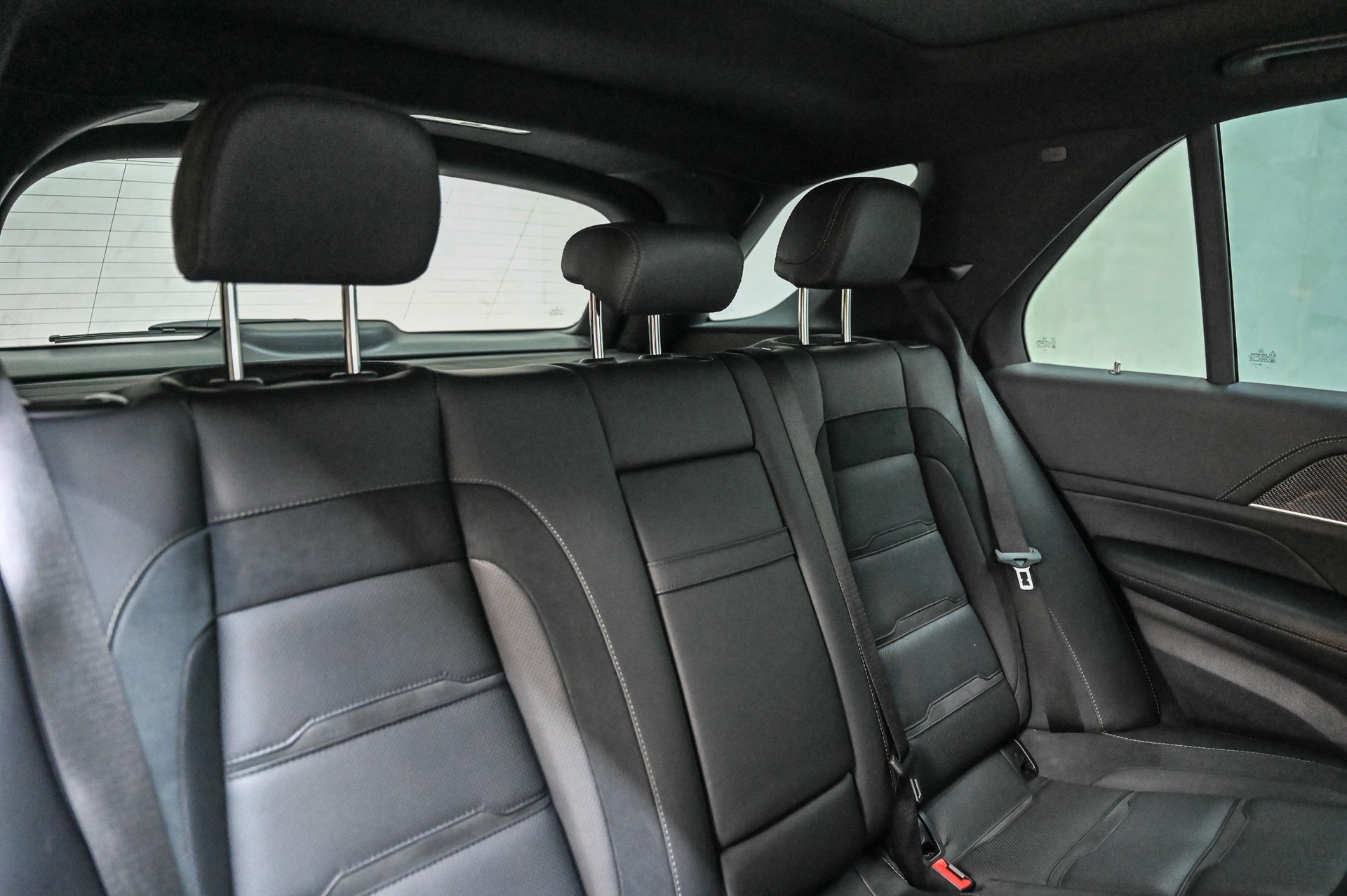 MERCEDES-BENZ GLE 63 S AMG 4matic + 9G-Speedshift-image-31