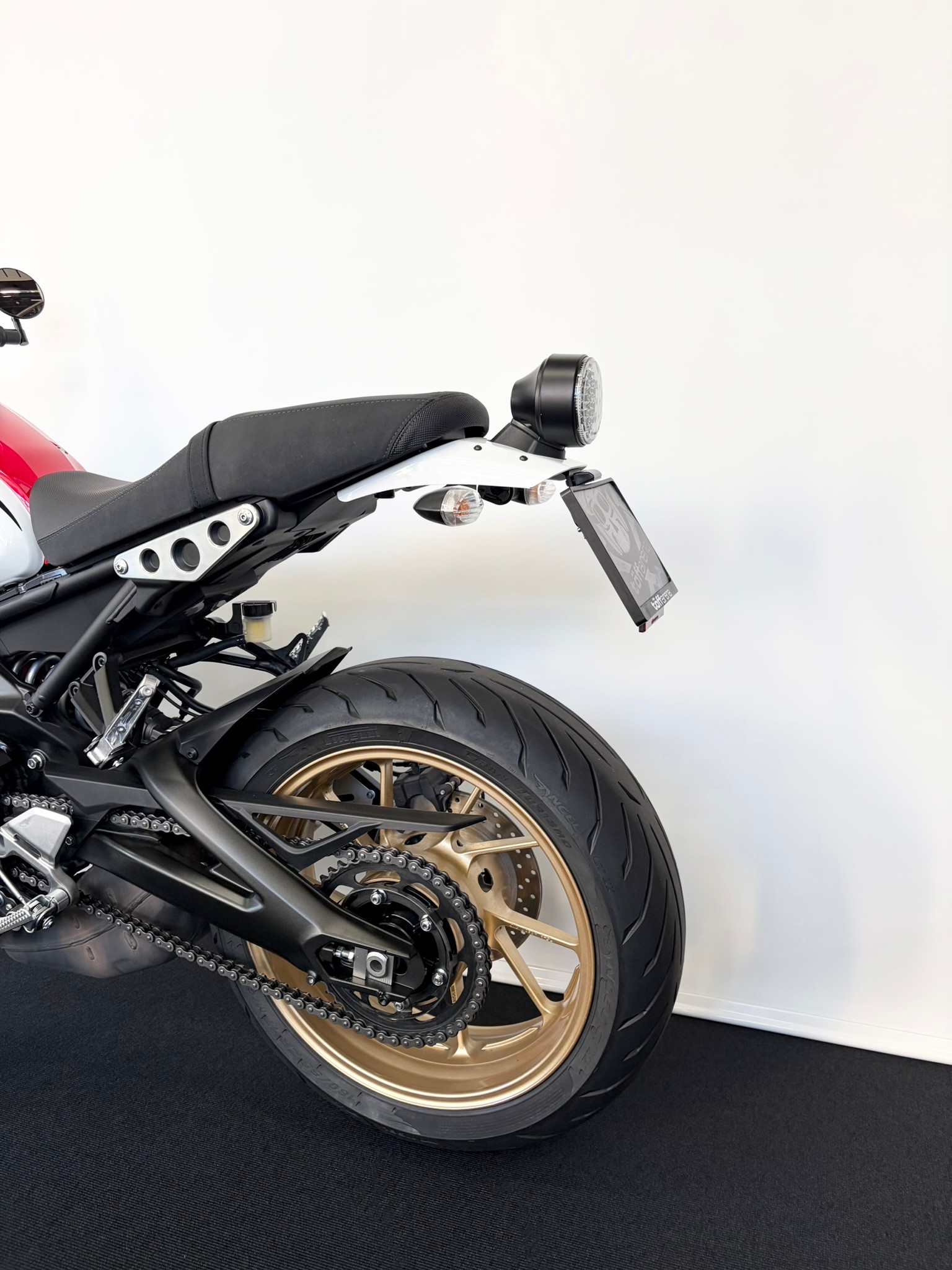 YAMAHA XSR 900-image-3