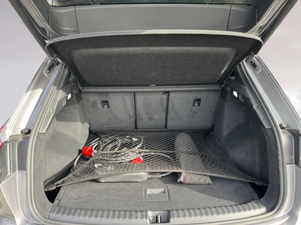 AUDI Q4 e-tron 50 quattro-image-18