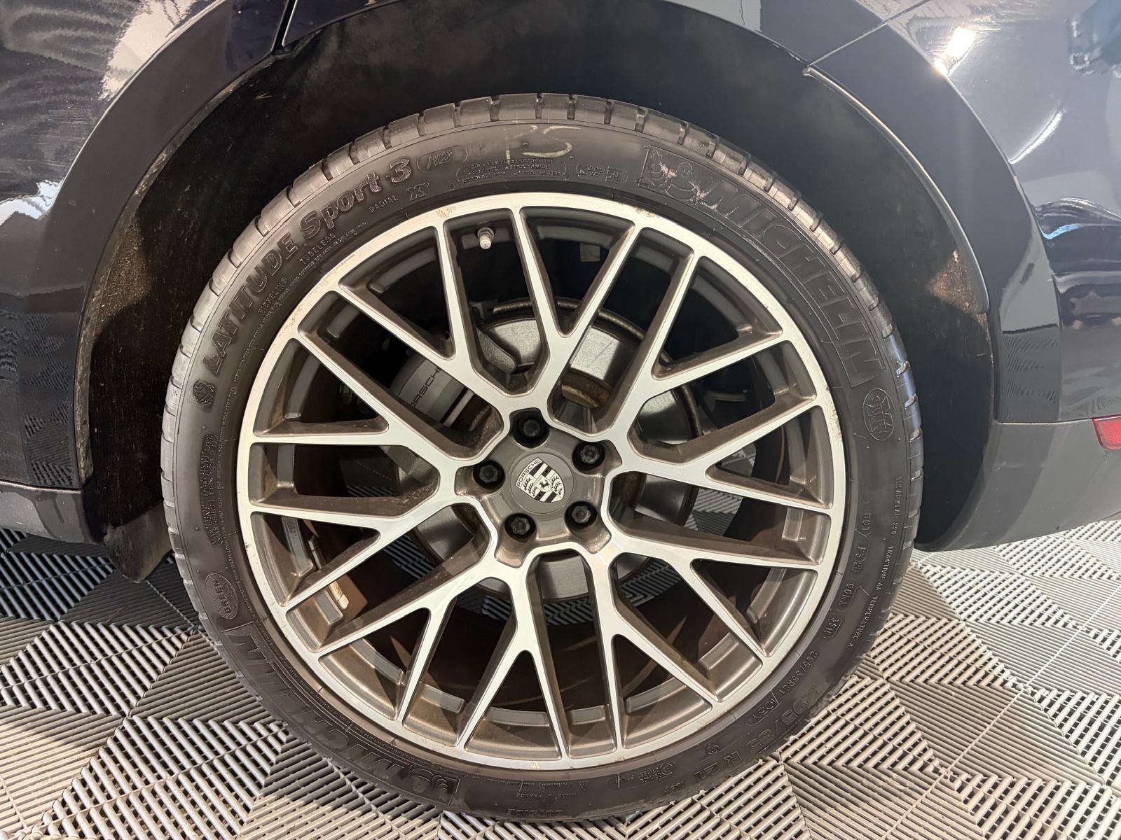 PORSCHE Macan S PDK - Attelage - Toit ouvrant-image-31