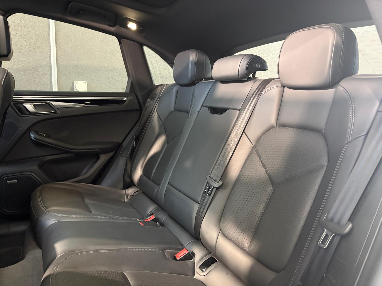 PORSCHE Macan S PDK - Attelage - Toit ouvrant-image-13
