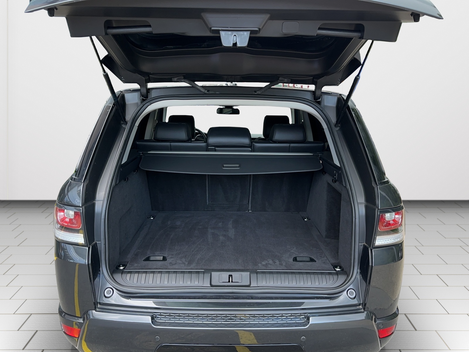 LAND ROVER Range Rover Sport 3.0 TDV6 SE Automatic-image-18