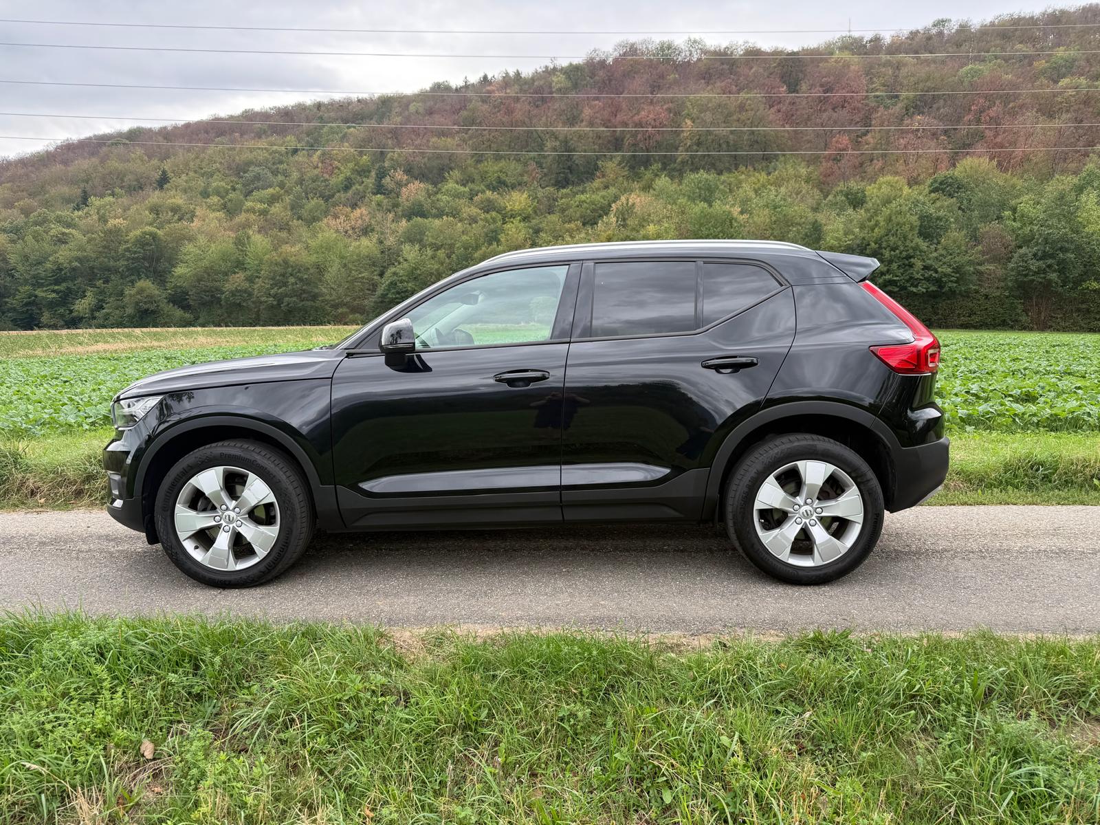 VOLVO XC40 T3-showroom-element-1