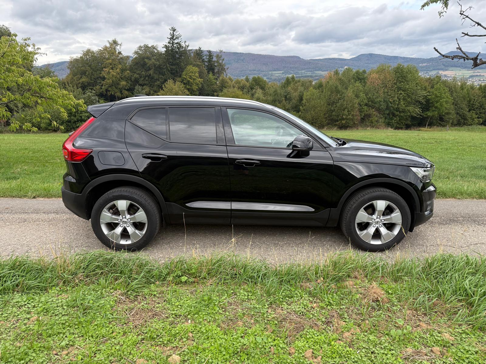 VOLVO XC40 T3-showroom-element-3