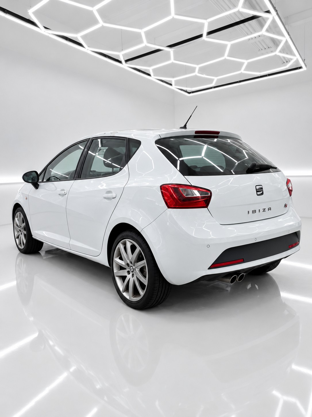 SEAT Ibiza 1.0 EcoTSI FR-showroom-element-1