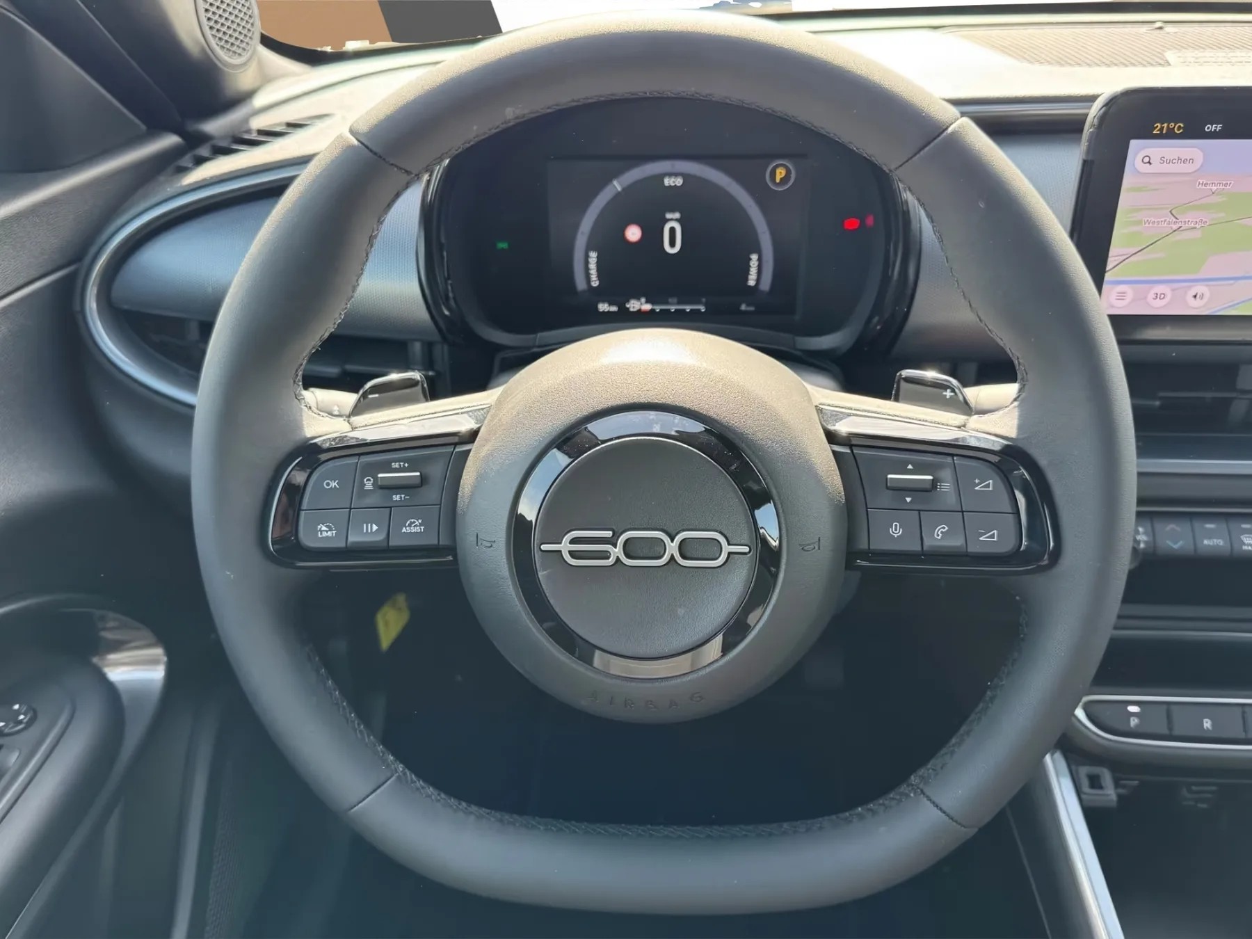 FIAT 600 1.2 Hybrid 145 Sport-image-36