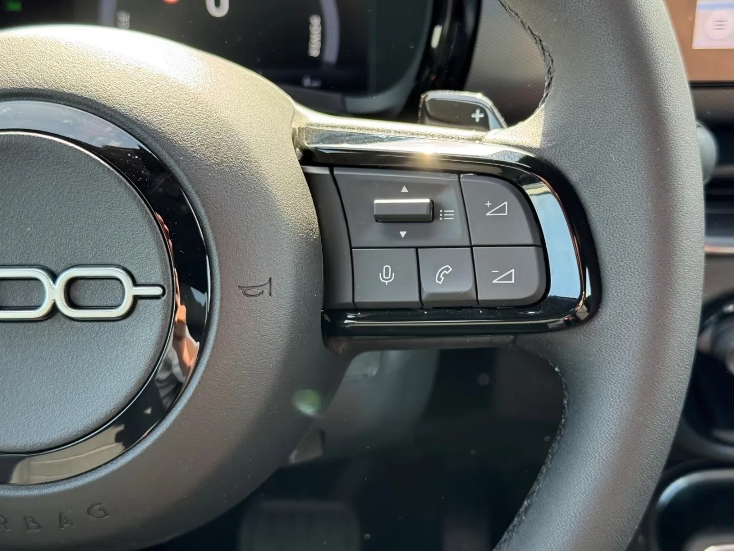 FIAT 600 1.2 Hybrid 145 Sport-image-50
