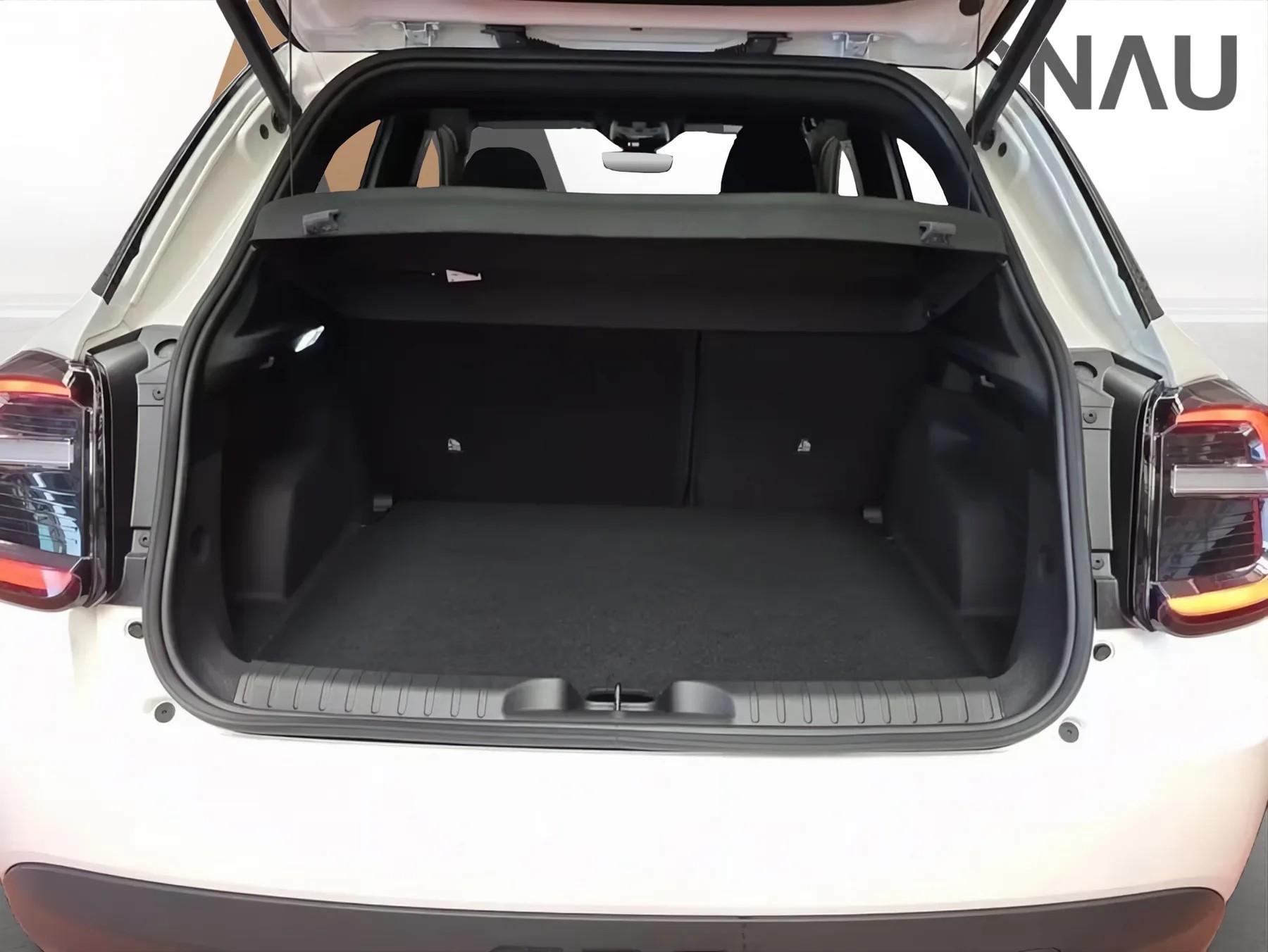 FIAT 600 1.2 Hybrid 145 Sport-image-43
