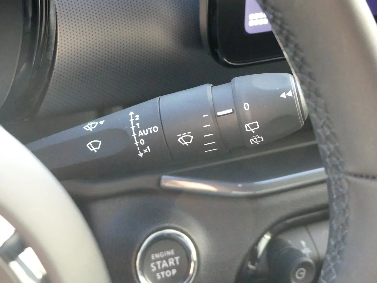 FIAT 600 1.2 Hybrid 145 Sport-image-19
