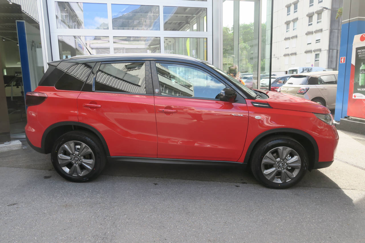 SUZUKI Vitara 1.4 T Piz Sulai Hybrid 4x4-showroom-element-1