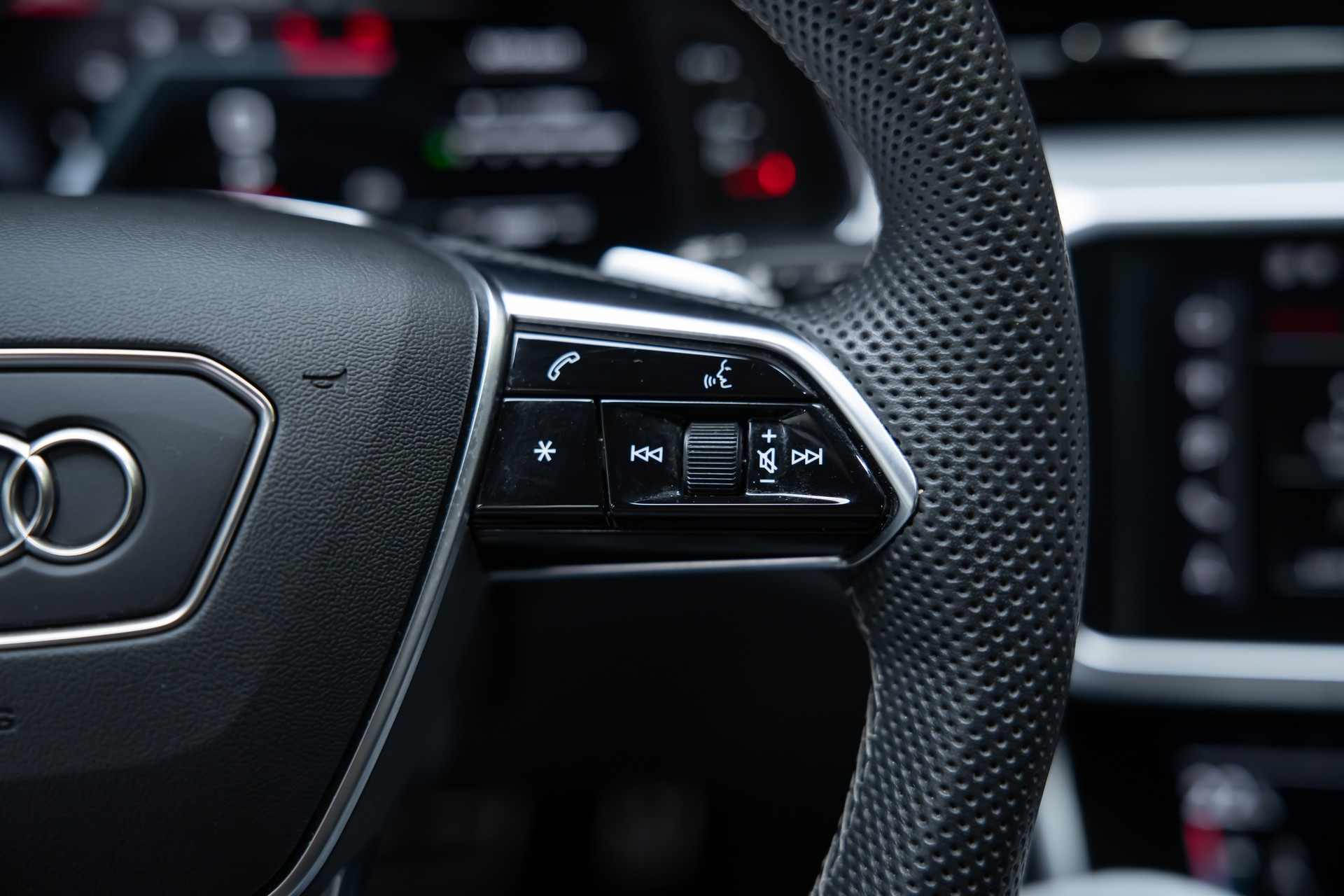 AUDI S6 3.0 V6 TDI quattro T-Tronic / Sportsitze / Rückfahrkamera / el.Heckklappe-image-27