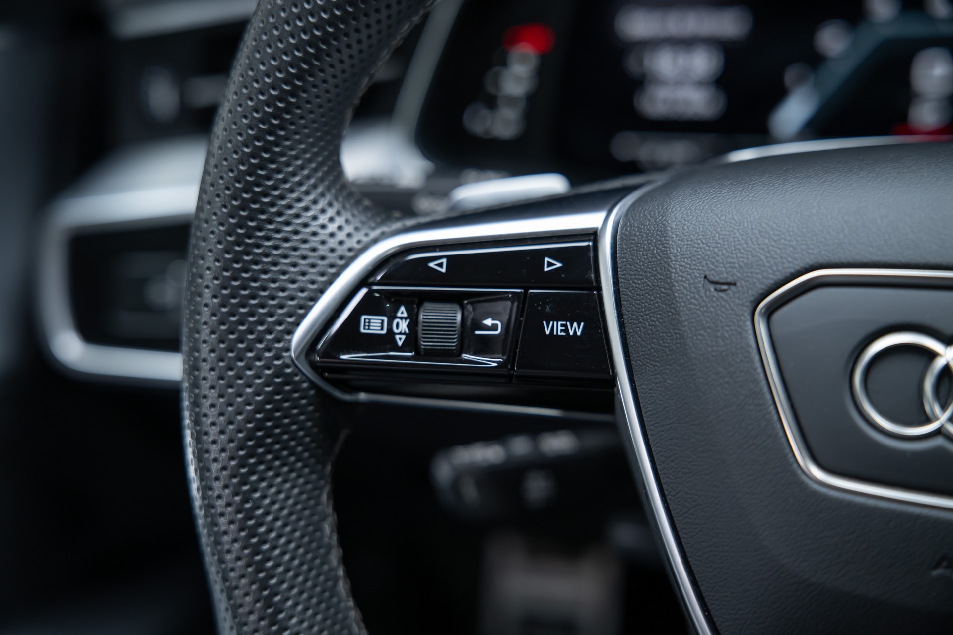 AUDI S6 3.0 V6 TDI quattro T-Tronic / Sportsitze / Rückfahrkamera / el.Heckklappe-image-28