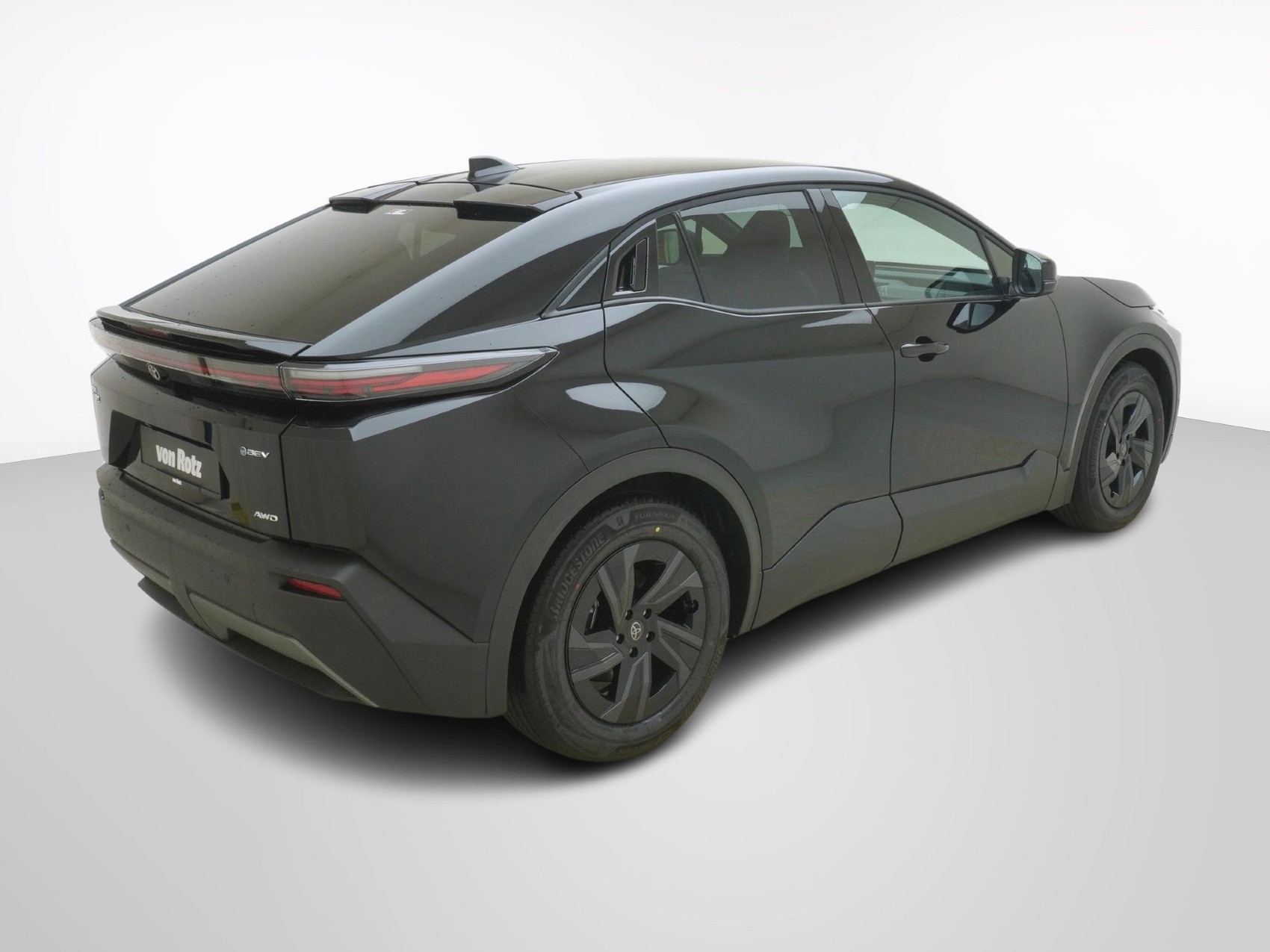 TOYOTA C-HR+ Style AWD-showroom-element-3
